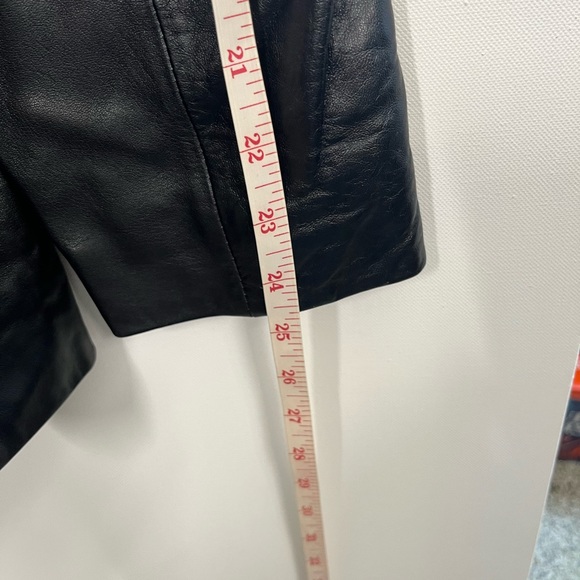 Leather jacket - Picture 7 of 9